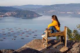 Galiza) is an autonomous community of spain and historic nationality under spanish law. Conoces El Banco Mas Bonito Del Mundo