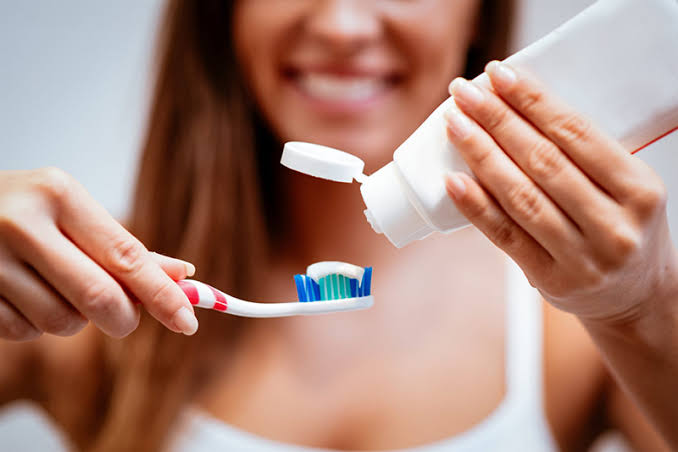 Đánh răng trước hay sau khi ăn sáng là tốt nhất - lắng nghe lời khuyên của nha sĩ