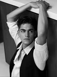 Fiennes tiffin will play william, a naïve union soldier who is horrified when he enters the war. Hero Fiennes Tiffin Storm Artists