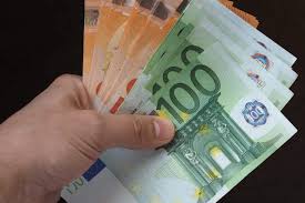 Et sur une hausse du smic, à hauteur de 22,17 euros, avec un montant mensuel brut qui va passer au 1er. Prime Macron On En Sait Plus Sur Le Dispositif De 2021