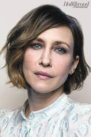 Leave the hair sitting on the shoulders to make the whole style more charming and graceful. Pin On Vera