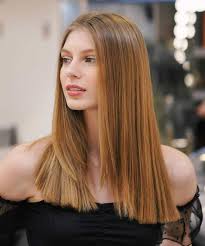 Keep the bangs loose and swept to the sides while the rest of the hair, especially the middle is teased and bumped up. 15 Super Cute Hair Styles For Straight Hair Momooze Com