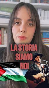 LA STORIA , (siamo noi) , De Gregori l’ha scritta dopo aver visto il  marciapiede davanti casa pieno di siringhe usate (“siamo questo prato di  aghi sotto il cielo”), pensando a suo figlio e al mondo ...
