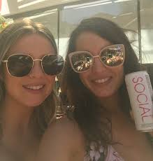 Spiked Seltzer Is Just OK To Me Now That I've Had This Low-Calorie  Sparkling Wine