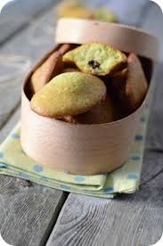 J Ai Un Pot De Pate De Pistaches Dans Le Frigo Et Il Faut Absolument La Liquider Apres Mes Tartelettes Aux Quetsc Pate De Pistache Pistache Recette Madeleine