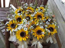 Rustic Sunflower Burlap And Lace Small Table Arrangements Etsy Sunflower Wedding Decorations Sunflower Arrangements Wedding Flowers Sunflowers