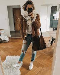 Un Ootd Qui Inspire Confort Et Style Signe Rachelvdw Ldj Lookdujour Sneakers Coat Scarf Fall Autu Casual Winter Outfits Casual Outfits Fall Outfits
