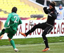 Juega de delantero y su equipo es el f. Luuk De Jong Wikiwand