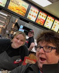 Ashley Scoles's Instagram, Twitter & Facebook