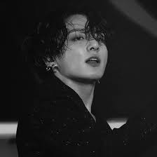 He's wearing a black bodysuit. Ella ì‹œì°¨ On Twitter Jeon Jungkook Jungkook Hot Foto Jungkook