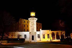 The genoese lighthouse is a lighthouse and historic monument situated on the waterfront of the city of constanța, romania behind a group of. Farul Genovez Din ConstanÈ›a LumineazÄƒ Din Nou Antena 1