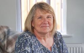 Alexis Giles's Instagram, Twitter & Facebook