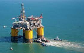 This floating town is designed to be capable of delivering 130,000 barrels of oil equivalent per day from some of the deepest depths ever attempted in the gulf. High Quality Offshore Oil Rig Living Quarters Water Well Drilling Rigs Offshore Oil Platform