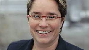 Das sind unter anderem die themen unserer aktuellen ausgabe 15/20. Magdalena Martullo Biography Success Story Of Ems Chemie Ceo