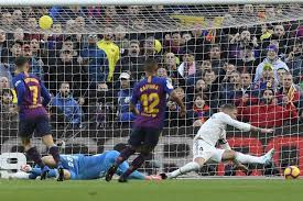 Barca are just a point behind atleti both teams enter this fixture in impressive form. Hasil Barcelona Vs Real Madrid Tuan Rumah Menang 5 1 Pada El Clasico