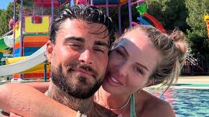 Ça a l'air incroyable !", "ce luxe !" : Jessica Thivenin et Thibault Garcia  (Secret des fratés) en vacances dans un hôtel de rêve, leurs fans bluffés