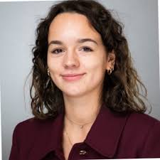 Je suis ravie de vous annoncer que j'ai rejoint l'équipe d'eponyme partners  début septembre 2024 en tant que M&A Analyst Intern pour une durée de six  mois.