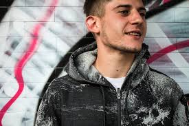 • by the time he released 2017's lo in terra, the rapper had signed with the italian. Rkomi Net Worth How Much Does Rkomi Make Popnable