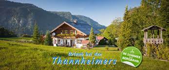 Комплекс апартаментов ferienwohnungen thannheimer с лыжной школой и помещением для хранения лыж расположен в городе оберстдорф в земле бавария. Herzlich Willkommen Im Ferienhaus Thannheimer In Kornau Oberstdorf Wir Vermieten 2 Ferienwohnungen In Sehr Ruhiger Und Exklusiver Lage
