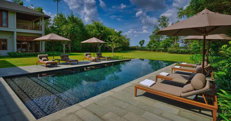 villa Oceanfront Nha Trang có BBQ