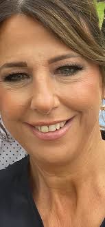 What are some tips for achieving a smooth and hydrated base for makeup