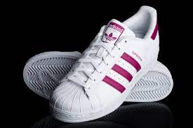 Voir plus d'idées sur le thème chaussure adidas femme, chaussures adidas, adidas femmes. Baskets Adidas Superstar Femme Les Meilleurs Modeles A Shopper