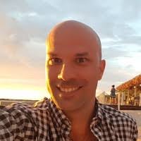 90+ perfiles de «Dam»