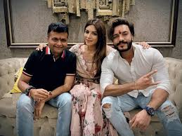 Shama Sikander Happy Raksha Bandhan Mere Pyare Bhai Facebook Raai laxmi, shama sikander with fiance at 'raaz reboot' screening. facebook