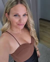 Love Zyia activewear #zyiaactivewear🌙 #zyialeggings #zyiaactive #zyia  #momlife #moms #thisis40ish