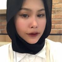 Cindy Devita's Instagram, Twitter & Facebook