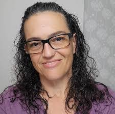 Juliana Clay's Instagram, Twitter & Facebook