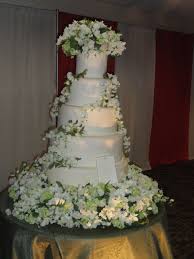 Edward And Bella S Wedding Cake Twilight Wedding Bella Wedding Wedding Cake Nature