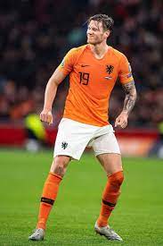 In het verleden zei ik dat ik geen recht had op oranje, gezien mijn prestaties. Immer Onderschatte Weghorst Hoort Thuis In Oranje De Volkskrant
