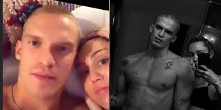 Miley cyrus has moved boyfriend cody simpson into the home she shared with liam hemsworth just ten weeks after splitting from her husband. Miley Cyrus And Cody Simpson S Complete Relationship History