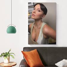 Millie Bobby Brown Sexy Actress Poster (9) Wall Art Picture Painting Poster  Canvas Print Posters Artworks Bedroom Living Room Decor 12x18inch(30x45cm)  ...