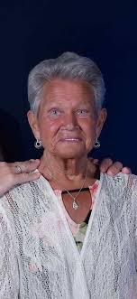 How to restore a cut hand in a photo of a loved one