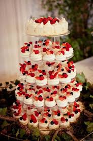 Mini Pavlova Grand Delice Moving Tahiti Gateau Mariage Beaux Gateaux De Mariage Piece Montee Mariage