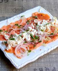Salade De Saumon Fume Feta Fenouil Et Oignon Rouge Salade Saumon Fume Salade Saumon Recette Saumon