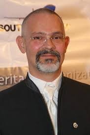 Ian Gooding's Instagram, Twitter & Facebook