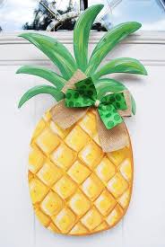 Summer Pineapple Door Hanger Find Me At Www Facebook Com Littlepinkhousecreations Door Hangers Diy Door Hangers Burlap Door Hangers