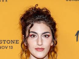 Clara Brewer's Instagram, Twitter & Facebook