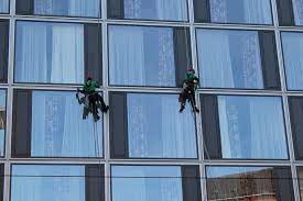 We clean windows in toronto, richmond hill, north york, etobicoke, rosedale, markham, oakville, mississauga, thornhill, beaches, oshawa, ajax, whitby, scarborough, pickering, vaughan, brampton. Why You Should Hire A Professional To Clean Your High Rise Windows Interior Design Design News And Architecture Trends