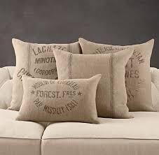 Pillows Amp Throws Restoration Hardware Creations En Toile De Jute Deco Ameublement Coussin