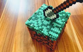 Dieses sehr kreative hobby vereint kreativität mit großer fingerfertigkeit und bietet stundenlangen spaß am basteln. á… Spardose Basteln Aus Bugelperlen Fur Minecraft Fans