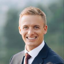 Bradley Munro's Instagram, Twitter & Facebook