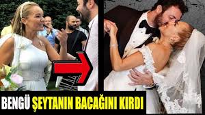 Bengü ve selim selimoğlu'nun kına gecesinin görüntüleri sosyal medyada paylaşıldı. Bengu Evlendi Bengu Ile Selim Selimoglu Evlendi Youtube