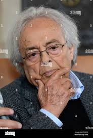 Remarque hi-res stock photography and images