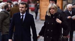فرنسا (أضافة إلى أقليماتها التابعه) لديها 12 منطقه زمنيه. ÙØ±Ù†Ø³Ø§ Ø§Ù„Ø¢Ù„Ø§Ù ÙŠÙˆÙ‚Ø¹ÙˆÙ† Ù„Ø¹Ø¯Ù… Ù…Ù†Ø­ Ø²ÙˆØ¬Ø© Ù…Ø§ÙƒØ±ÙˆÙ† Ù„Ù‚Ø¨ Ø§Ù„Ø³ÙŠØ¯Ø© Ø§Ù„Ø£ÙˆÙ„Ù‰ Ø±Ø³Ù…ÙŠØ§