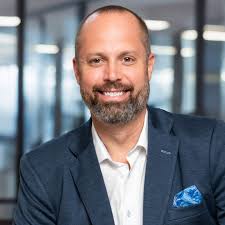 LEADERSHIP • Waveguide