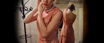 Se pensate che le tendenze della moda sono volubili, quindi non una mini gonna corta o anche un midi è stato considerato come uno degli anni '70 veramente cool sguardo. Vintage Anni 70 Noleggio Costumi E Abiti D Epoca